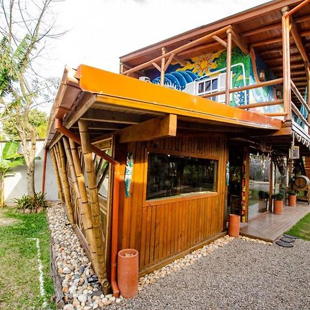 Hostel Quintal Do Rosa Praia do Rosa Ngoại thất bức ảnh